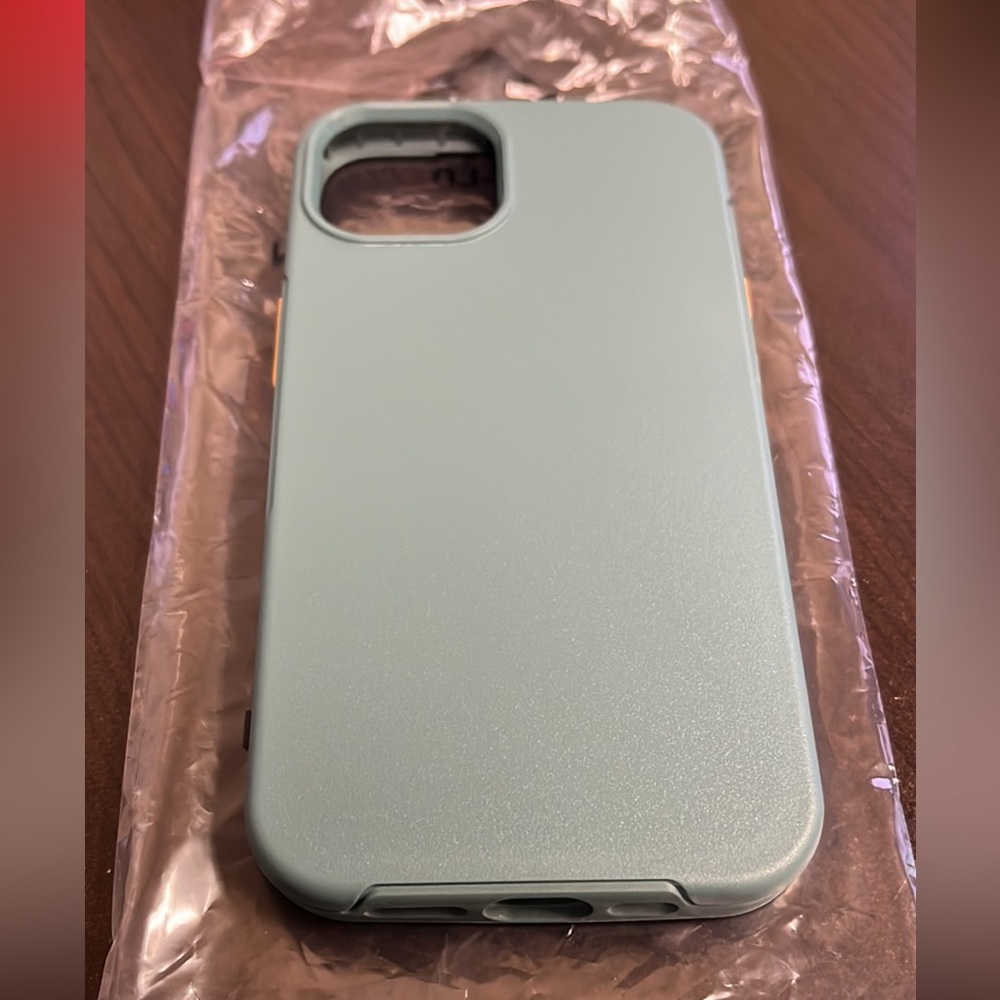 iPhone 13 LifeProof phone case (MagSafe compatible )
